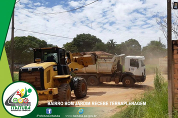 Foto - BAIRRO BOM JARDIM RECEBE TERRAPLANAGEM