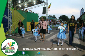 Foto - DIA DA RAÇA NA AVENIDA GETÚLIO VARGAS.