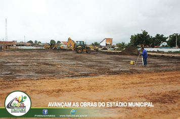 Foto - AVANÇAM AS OBRAS DO ESTÁDIO MUNICIPAL