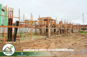 Foto - AVANÇAM AS OBRAS DO ESTÁDIO MUNICIPAL