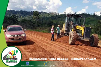 Foto - CONTINUAM OS TRABALHOS DE PATROLAMENTO E CASCALHAMENTO NA TRANSGARIMPEIRA