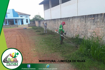 Foto - DISTRITO DE MIRITITUBA RECEBE LIMPEZA
