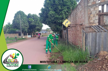 Foto - DISTRITO DE MIRITITUBA RECEBE LIMPEZA