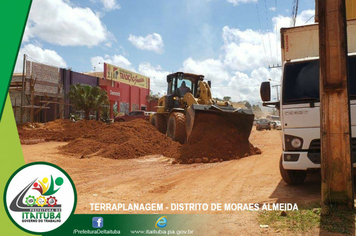 Foto - DISTRITO DE MORAES ALMEIDA RECEBE TERRAPLANAGEM