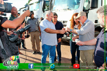 Foto - ENTREGA DE MAQUINARIOS