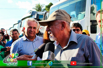 Foto - ENTREGA DE MAQUINARIOS