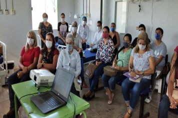 Foto - FUNCIONÁRIOS DA UTI DO HOSPITAL MUNICIPAL ESTÃO RECEBENDO CAPACITAÇÃO