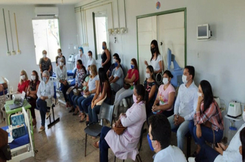 Foto - FUNCIONÁRIOS DA UTI DO HOSPITAL MUNICIPAL ESTÃO RECEBENDO CAPACITAÇÃO