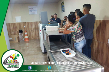 Foto - FUNCIONÁRIOS DO AEROPORTO MUNICIPAL RECEBEM TREINAMENTO
