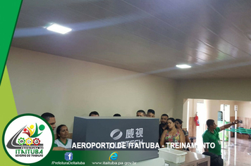 Foto - FUNCIONÁRIOS DO AEROPORTO MUNICIPAL RECEBEM TREINAMENTO