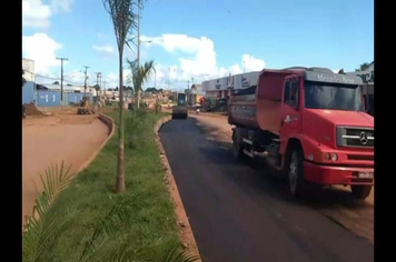 Foto - MAIS UM TRECHO RECEBE ASFALTO NA RODOVIA TRANSAMAZÔNICA