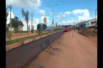 Foto - MAIS UM TRECHO RECEBE ASFALTO NA RODOVIA TRANSAMAZÔNICA