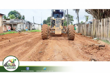 Foto - OITAVA RUA BAIRRO FLORESTA RECEBE TERRAPLENAGEM