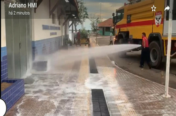 Foto - OS TRABALHOS DE HIGIENIZAÇÃO E DESINFECÇÃO CONTINUAM PELA CIDADE