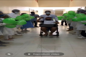 Foto - PACIENTES INTERNADOS NA UPA POR COVID-19 RECEBEM ALTA