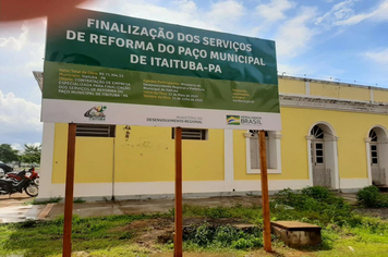 Foto - PAÇO MUNICIPAL RECEBE FINALIZAÇÃO DE REFORMA