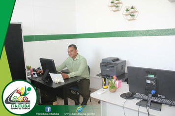 Foto - PREFEITO ENTREGA NOVAS INSTALAÇÕES PARA SECRETARIA DE EDUCAÇÃO