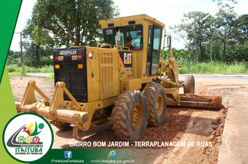 Foto - TERRAPLANAGEM BAIRRO BOM JARDIM