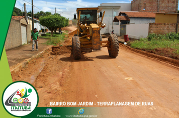 Foto - TERRAPLANAGEM BAIRRO BOM JARDIM