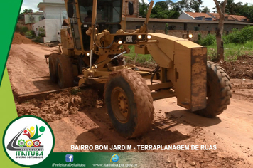Foto - TERRAPLANAGEM BAIRRO BOM JARDIM