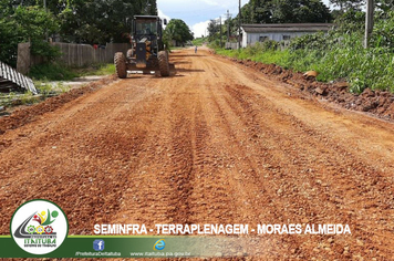 Foto - VIAS PÚBLICAS DE DISTRITO DE MORAES ALMEIDA RECEBE ENCASCALHAMENTO