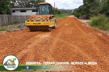 Foto - VIAS PÚBLICAS DE DISTRITO DE MORAES ALMEIDA RECEBE ENCASCALHAMENTO