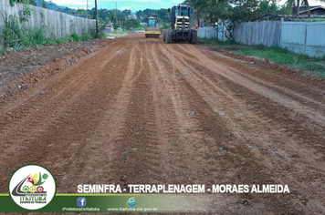 Foto - VIAS PÚBLICAS DE DISTRITO DE MORAES ALMEIDA RECEBE ENCASCALHAMENTO