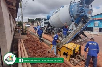 EMPRESA ACARI AVANÇA COM OS TRABALHOS DE INFRAESTRUTURA EM RUAS E TRAVESSAS NO BAIRRO JARDIM DAS ARARAS