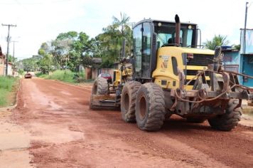 BAIRRO FLORESTA RECEBE SERVIÇOS DE TERRAPLENAGEM