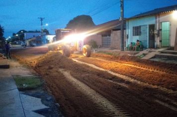 JARDIM DAS ARARAS COMEÇA A RECEBER TERRAPLENAGEM PARA PAVIMENTAÇÃO