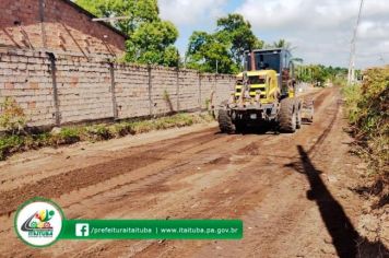 BAIRRO NOVO PARAÍSO RECEBE SERVIÇOS DE TERRAPLENAGEM