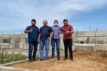 OS TRABALHOS NÃO PARAM: PREFEITO VALMIR CLIMACO ANUNCIA QUATRO QUILÔMETROS DE PAVIMENTAÇÃO NO BAIRRO NOVO PARAISO, PERFURAÇÃO DE MAIS UM POCO ARTESIANO NO RESIDENCIAL VALE DO PIRACANÃ E VISITA AS OBRAS DO ABRIGO DO IDOSO