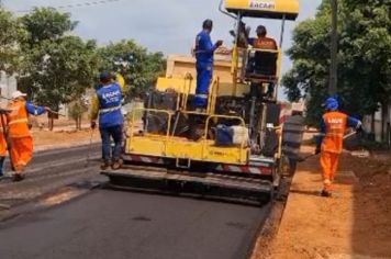 JARDIM AEROPORTO COMEÇA A RECEBER PAVIMENTAÇÃO ASFÁLTICA NAS VIAS PÚBLICAS 