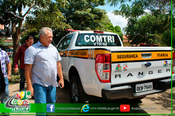 PREFEITO FAZ ENTREGA DE VIATURAS NOVAS PARA O COMTRI PROVENIENTES DO MUNICÍPIO E EMENDA PARLAMENTAR