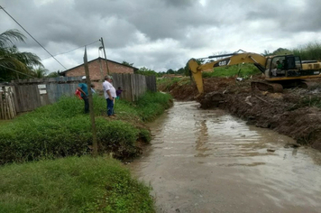 BAIRRO LIBERDADE CONTINUA RECEBENDO SERVIÇOS