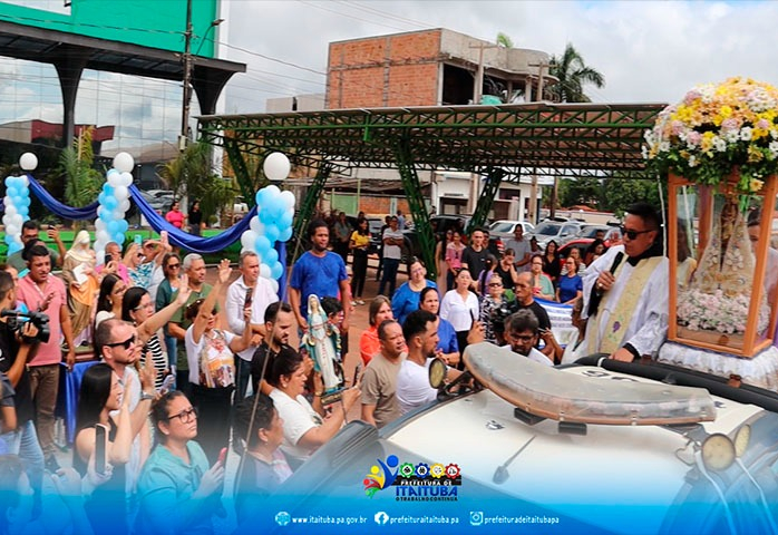 IMAGEM PEREGRINA DE NOSSA SENHORA DE NAZARÉ, PADROEIRA DO PARÁ É RECEPCIONADA POR SERVIDORES DA PREFEITURA DE ITAITUBA.