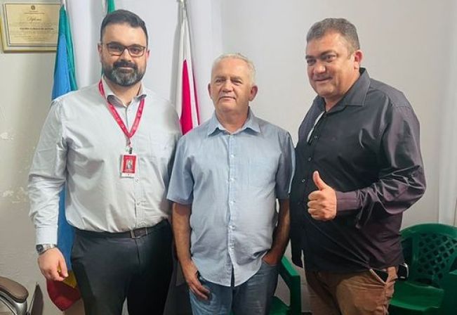 PREFEITO VALMIR RECEBE VISITA DA DIREÇÃO DO HOSPITAL REGIONAL DO TAPAJÓS (HRT)