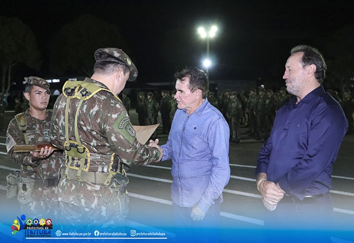 PREFEITO NICODEMOS AGUIAR E O VICE DIRCEU BIÔLCHI RECEBEM HONRARIAS DO 53º BIS 