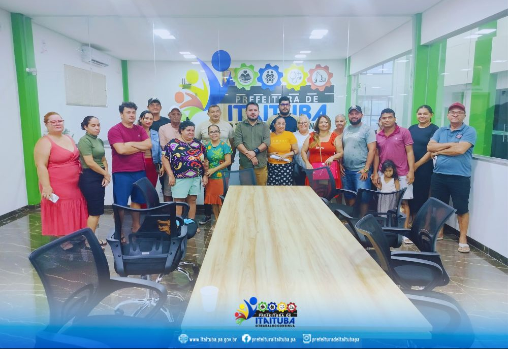 SECRETÁRIO DE ADMINISTRAÇÃO DE ITAITUBA REUNIU COM VENDEDORES AMBULANTES DA PRAÇA DO CIDADÃO