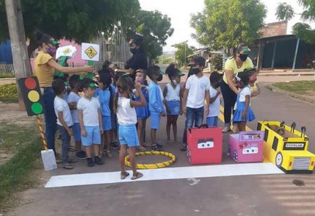 CENTRO MUNICIPAL DE EDUCAÇÃO INFANTIL PRIMEIROS PASSOS REALIZA AÇÃO EDUCATIVA NA SEMANA NACIONAL DO TRÂNSITO 