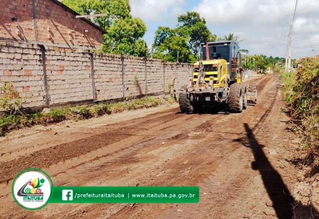 BAIRRO NOVO PARAÍSO RECEBE SERVIÇOS DE TERRAPLENAGEM