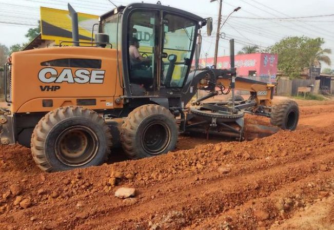 SEMINFRA PREPARA VIAS URBANAS DO DISTRITO DE MORAES ALMEIDA PARA RECEBER A CAMADA ASFÁLTICA 