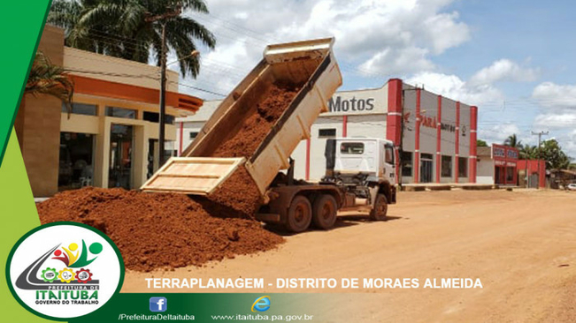 DISTRITO DE MORAES ALMEIDA RECEBE TERRAPLANAGEM