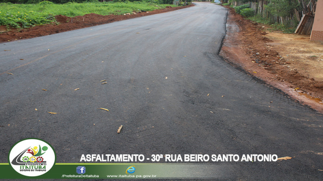 COM PARTE DA DRENAGEM SUBTERRÂNEA DA LAGOA DO JACAREZINHO CONCLUÍDA, SEMINFRA REALIZA PAVIMENTAÇÃO NA 30ª RUA BAIRRO SANTO ANTÔNIO