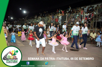 Foto - DIA DA RAÇA NA AVENIDA GETÚLIO VARGAS.