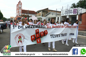 Foto - DEZEMBRO VERMELHO
