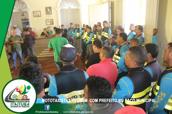 Foto - MOTOTAXISTAS REÚNEM COM PREFEITO NO PAÇO MUNICIPAL