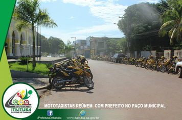 Foto - MOTOTAXISTAS REÚNEM COM PREFEITO NO PAÇO MUNICIPAL