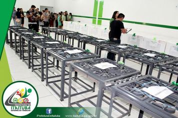 Foto - PREFEITO ENTREGA NOVAS INSTALAÇÕES PARA SECRETARIA DE EDUCAÇÃO