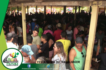 Foto - PREFEITURA HOMENAGEIA SEUS SERVIDORES NESTE 1º DE MAIO